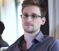 Сноуден отказался лететь в Приднестровье и отправился на такси из аэропорта в Москву