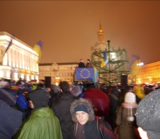 В Киеве идет массовый митинг в поддержку евроинтеграции Украины