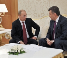 Янукович попросил Кремль о помощи в разрешении экономического кризиса Украины