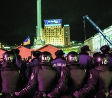 Киев: "Беркут" отрезал Майдан Незалежности от Европейской площади