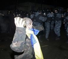В Украине оппозиция блокирует воинские части