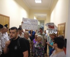 Социальный протест в Кишиневе - граждане ворвались в мэрию