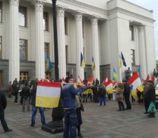 Одесситы участвуют в пикетировании Верховной Рады Украины