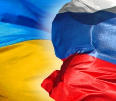 Киев обеспокоен решением Москвы провести военные учения в день выборов