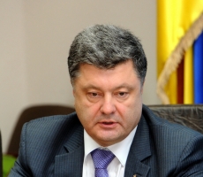 Петр Порошенко отдал распоряжение водрузить государственный флаг над горсоветом Славянска