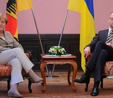 Арсений Яценюк и Ангела Меркель встретились в Киеве