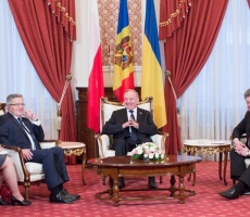 Президент Молдовы наградил глав государств Польши и Украины высшей государственой наградой