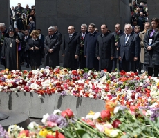 В Ереване Владимир Путин принял участие в памятных мероприятиях, посвящённых 100-летию геноцида армян
