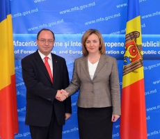 Граждане Молдовы выступили за европейский курс страны