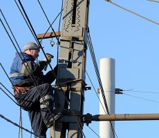 Сильный ветер в Молдове повредил линии электропередач в 110 населенных пунктах
