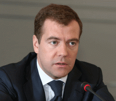 Медведев: молодежь должна принимать участие в праймериз ЕР