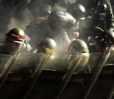 В Венесуэле оппозиция пошла на "штурм" Каракаса